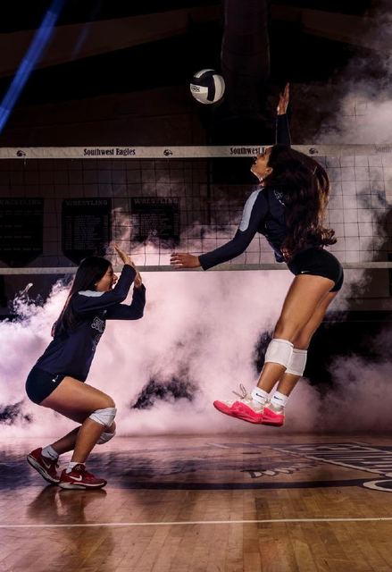Example of the Set & Spike pose