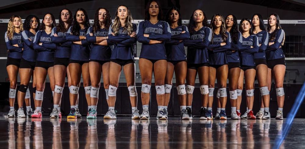 Example of the Team Lineup pose