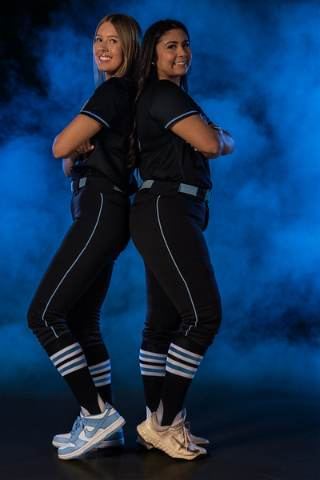 Example of the Back to Back pose